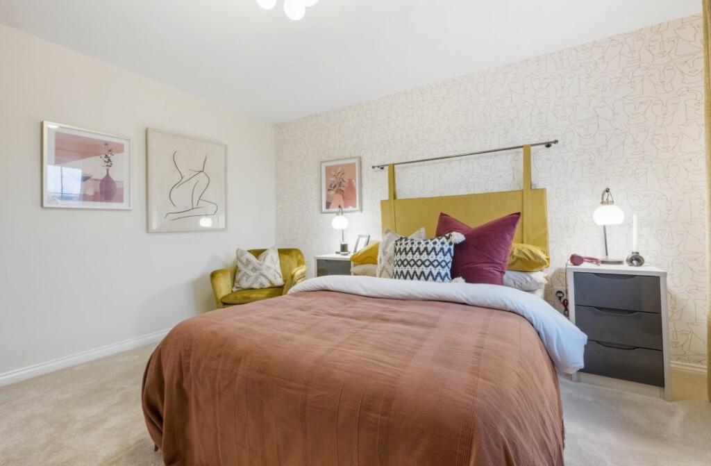 Bedroom 2 - Bay - Re