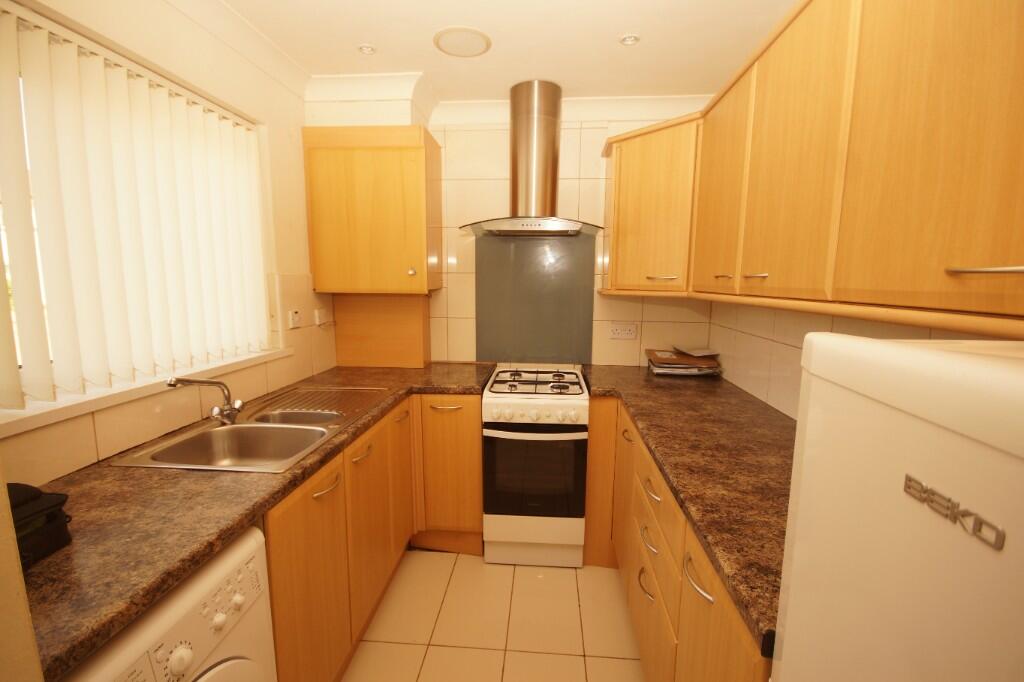 37 Heathmead