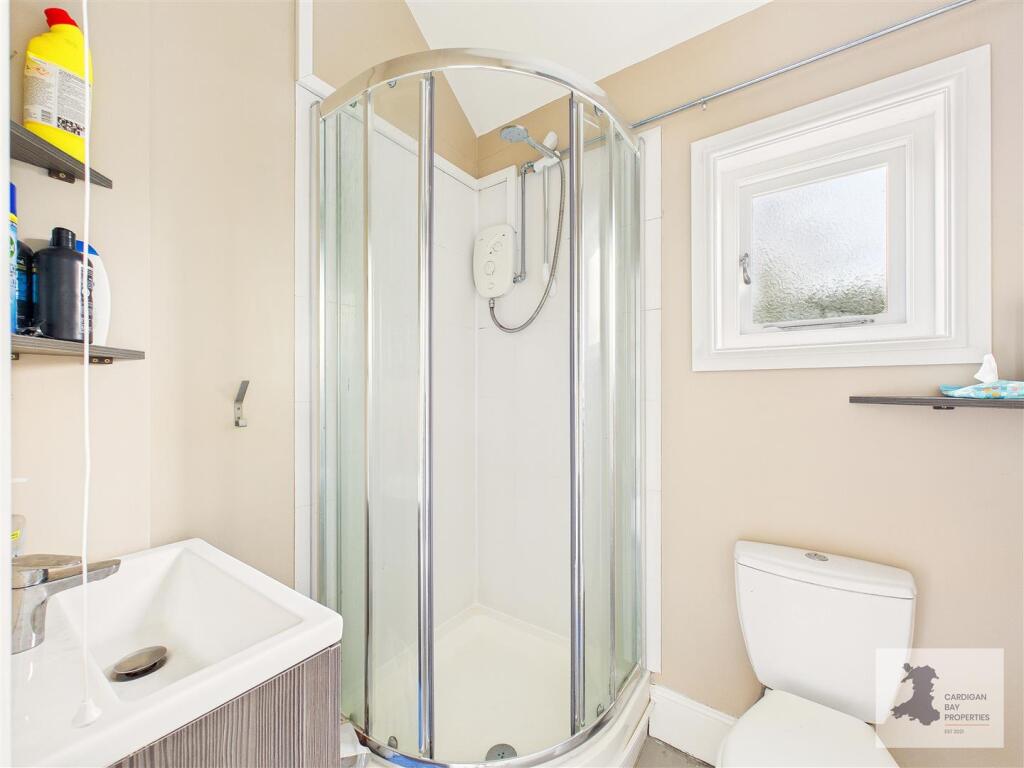 overflow accom shower room