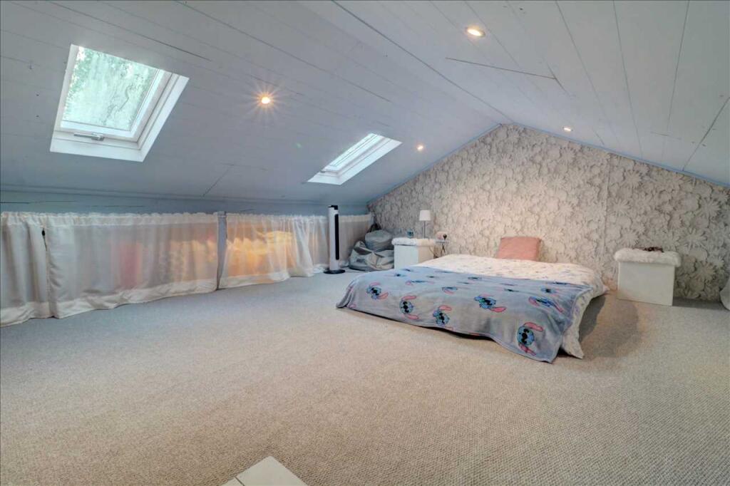 LOFT SPACE