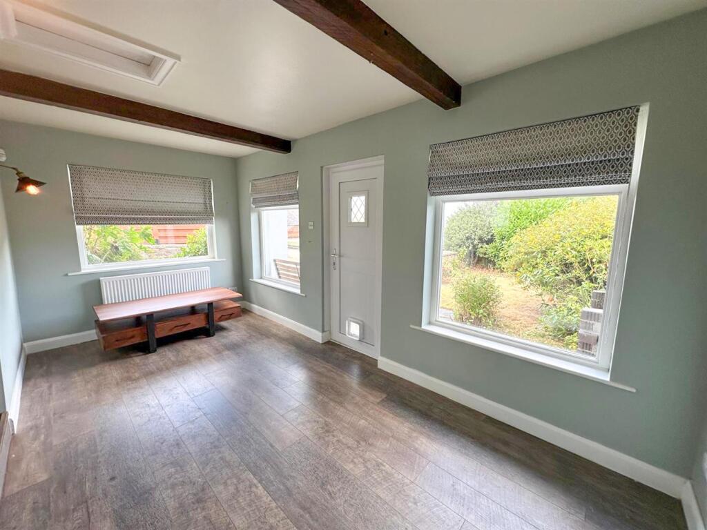 2 Bed Cottage, Keighley
