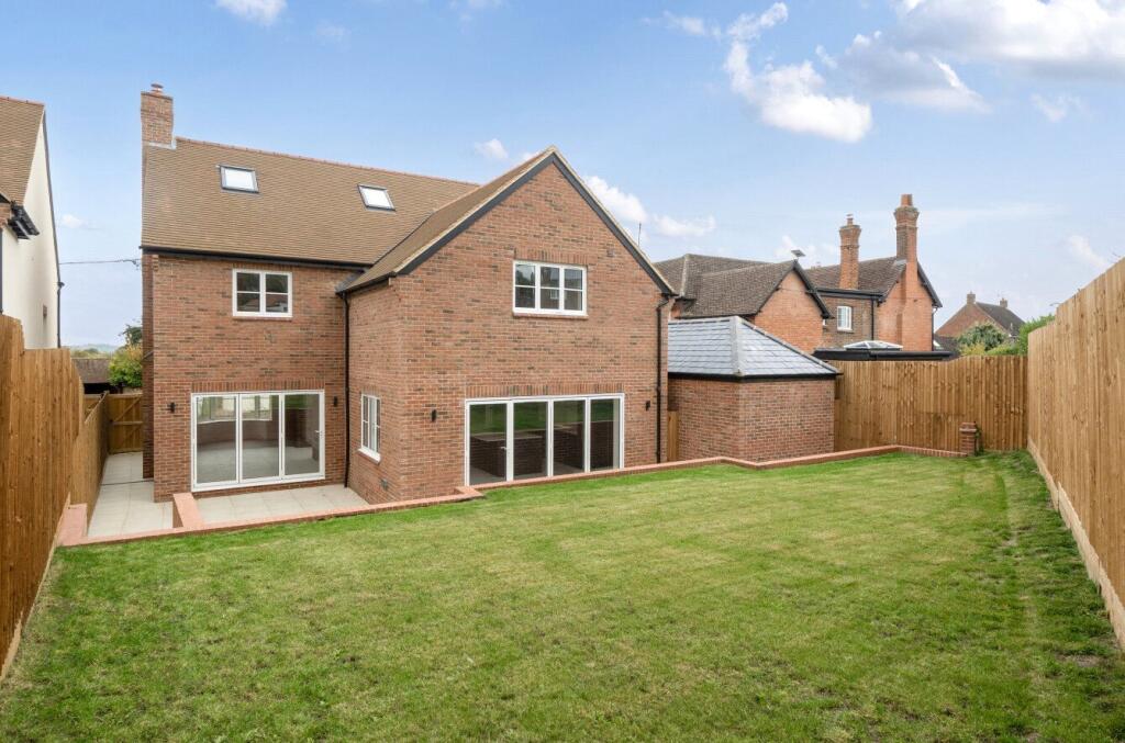 1363819-4-68e5157...