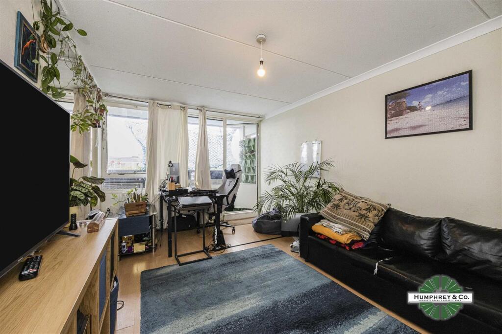 Flat 234 Missenden Inville Road -006.jpg