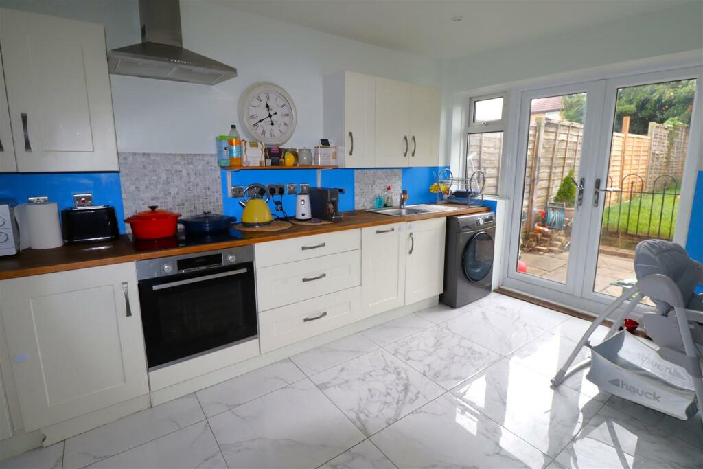 Kitchen Area.JPG
