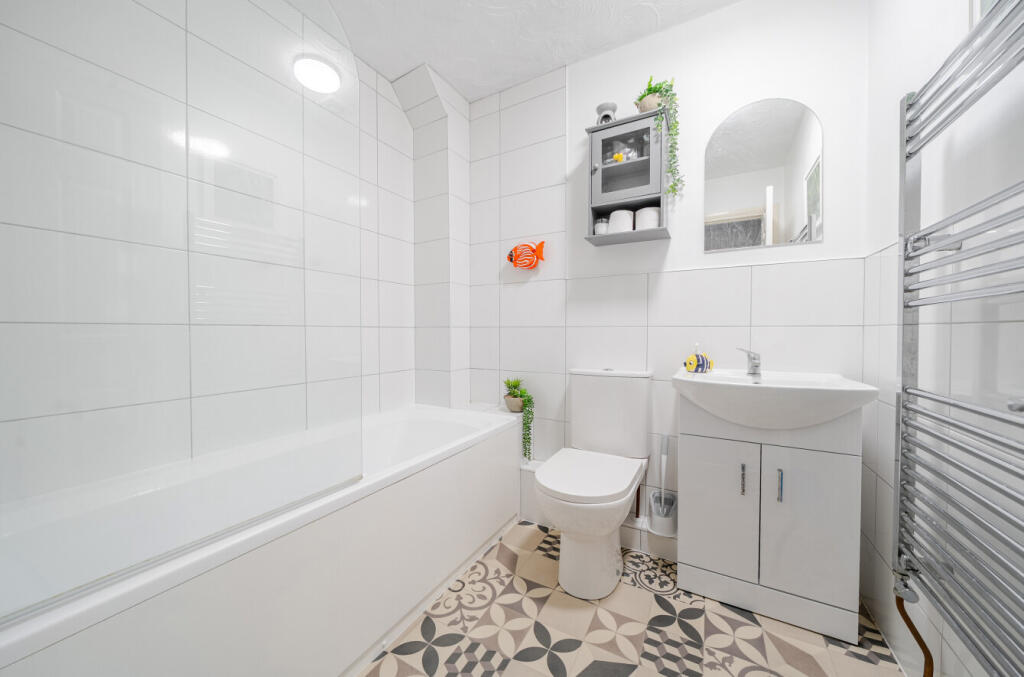 1383569-15-691dcb...