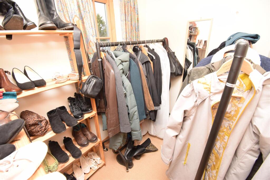 CLOAKROOM