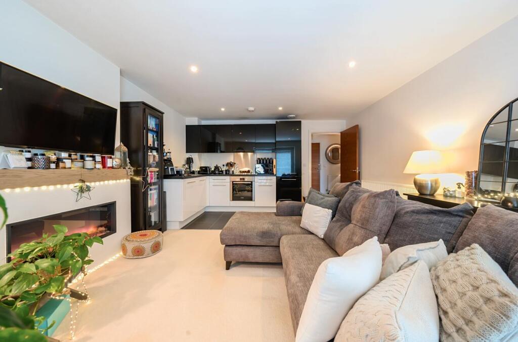 Davidson Frost-Wellings, DFW, Regency Court, Livin