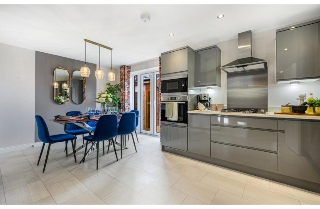 Kitchen Dining - Fairford (LTH**) - Balmoral Gardens