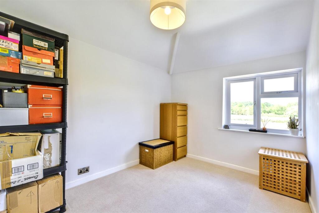Bedroom 2_1.jpeg