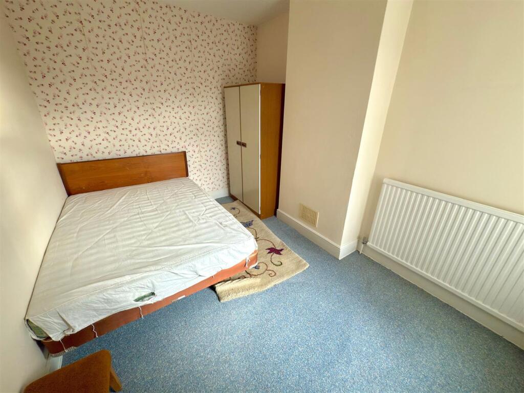 BED 2.jpg