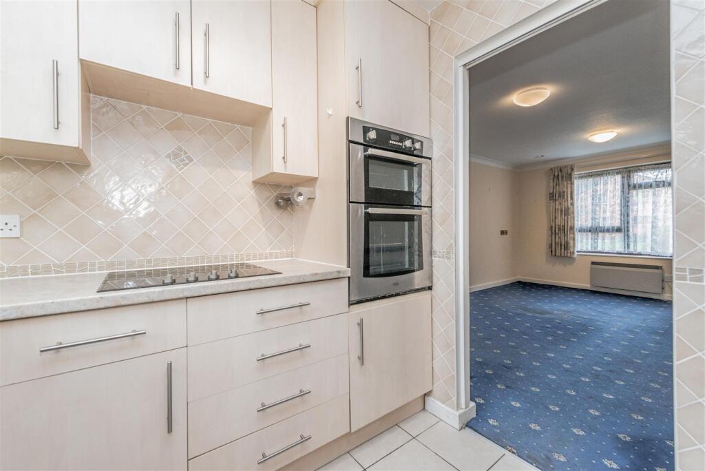 Fitted Kitchen: