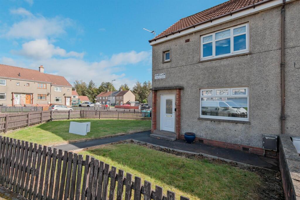 005-1 Innellin Crescent, Shotts ML4 4DB.jpg