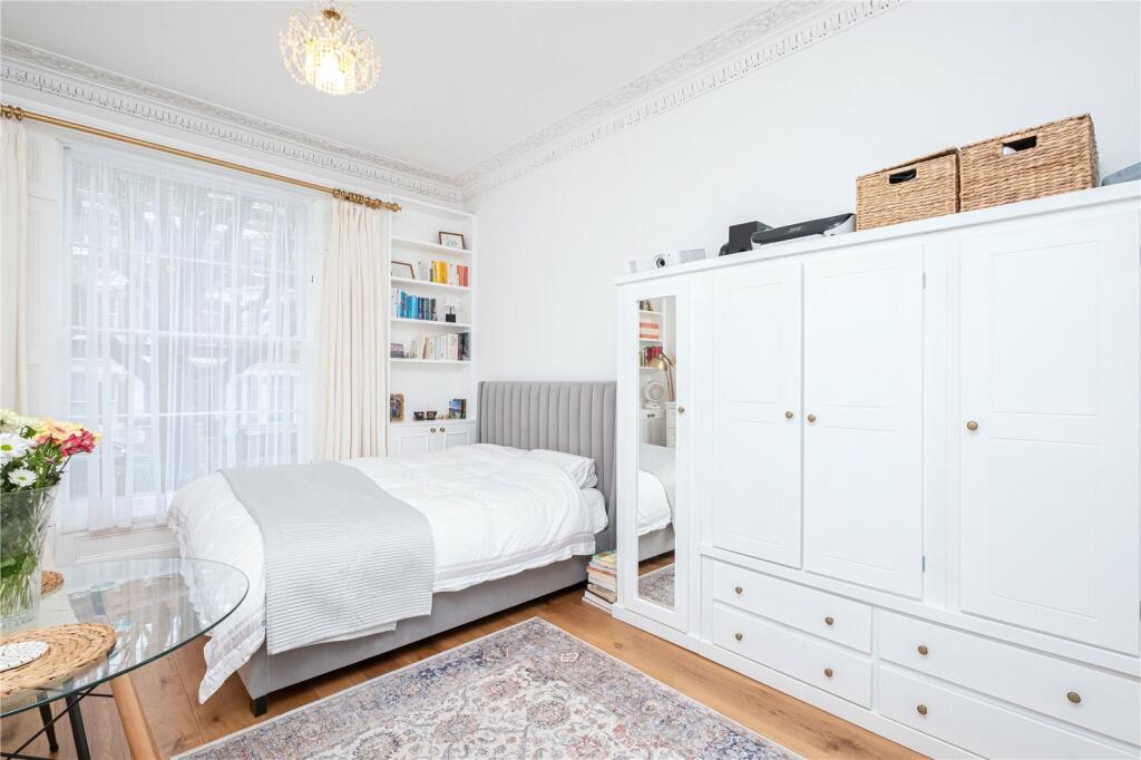 Studio Room
