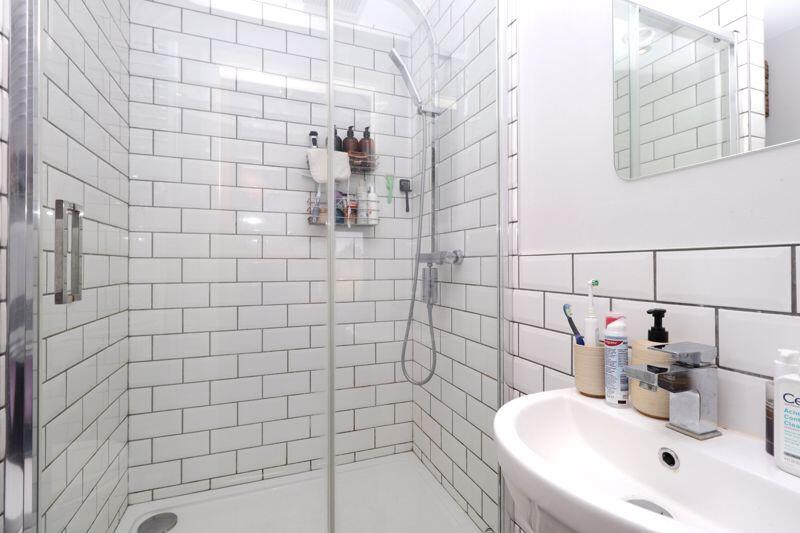 Master Bedroom En-Suite 