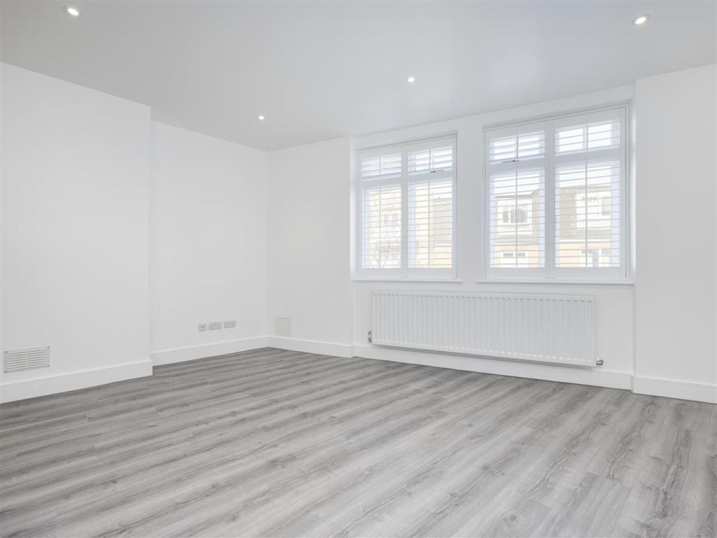 Living Room 1_3.jpg
