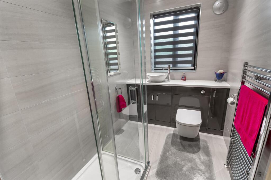 DSC_8345-Edit_bathroom.JPG