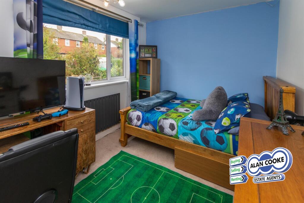 BEDROOM 2