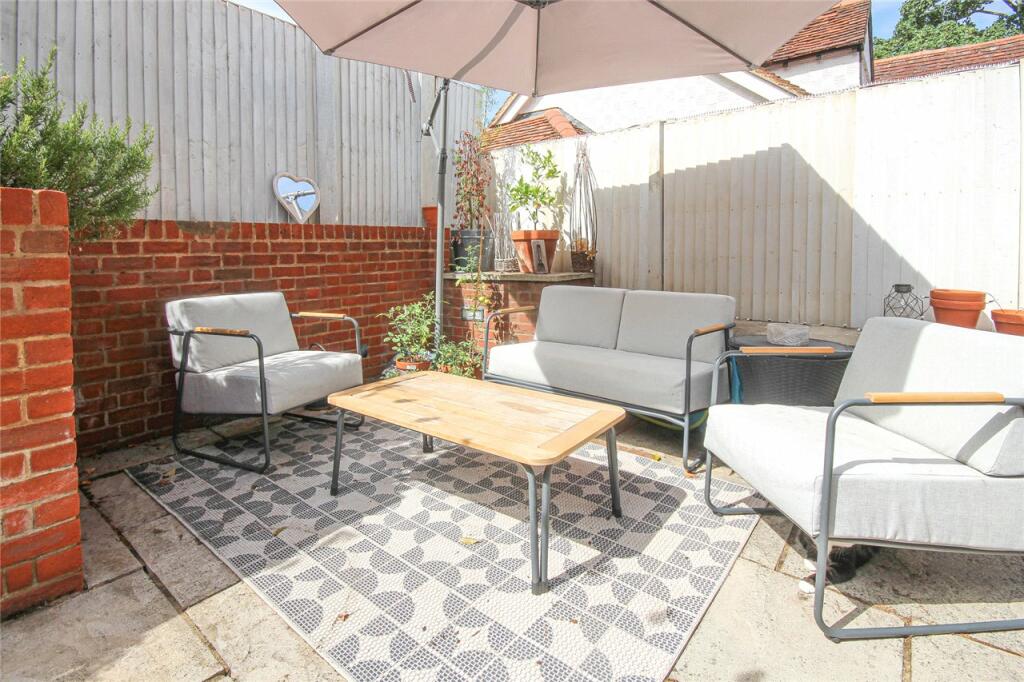 Courtyard Seating