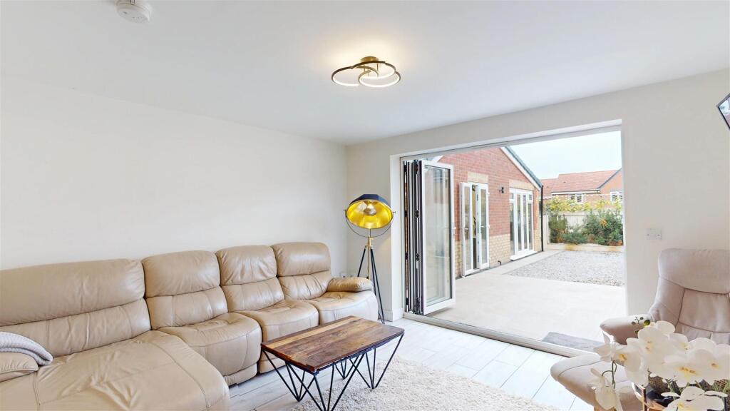 Gardeners Place 67, Living Room 3.jpg