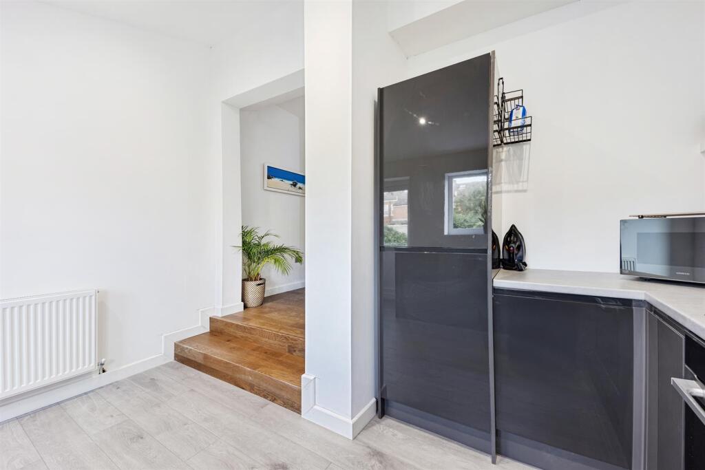 Kitchen 4