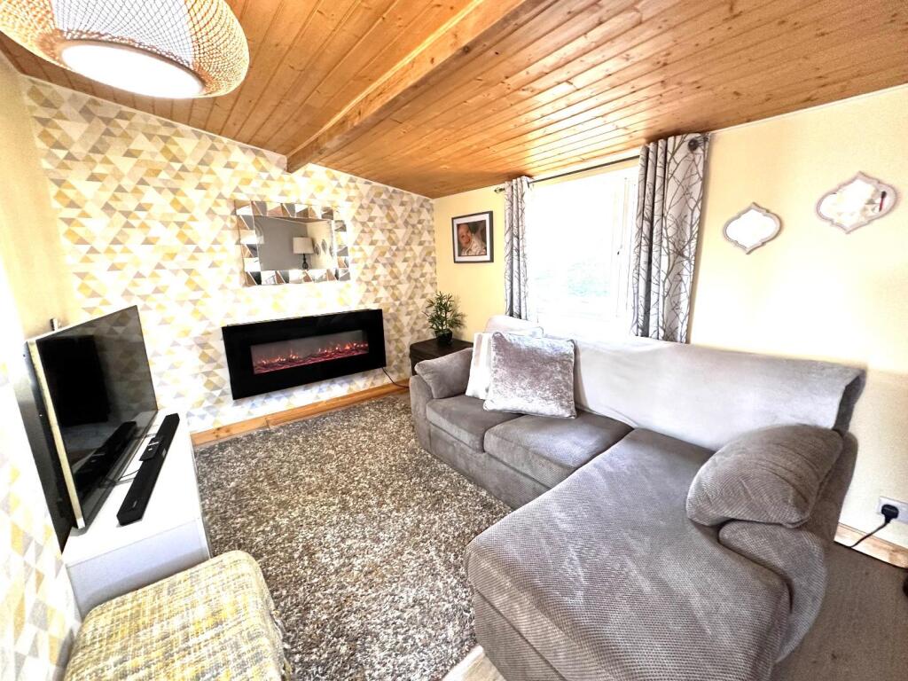 SNUG/SECOND RECEPTION