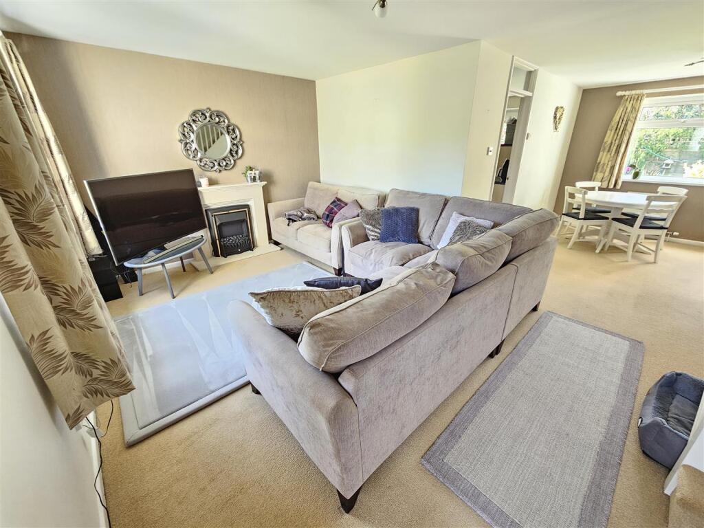 Lounge Dining Room.jpg