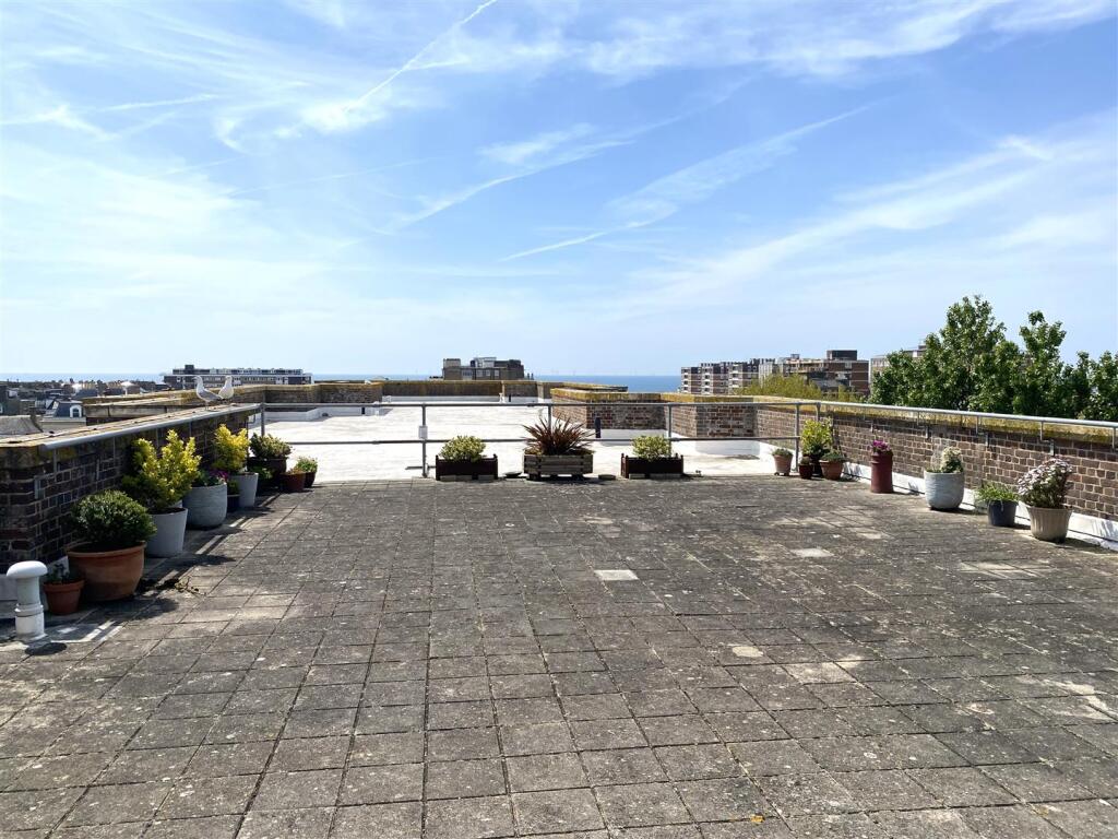 Harewood Roof 3.jpg