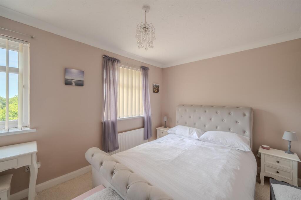 34 Pant Gwyn Close-3.jpg