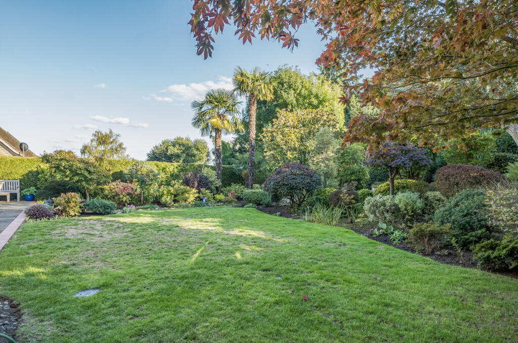 1360121-5-68dbff6...