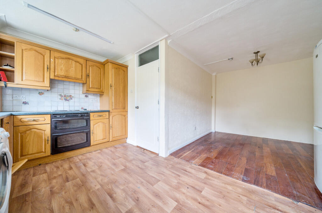 1360100-12-68d7e2...