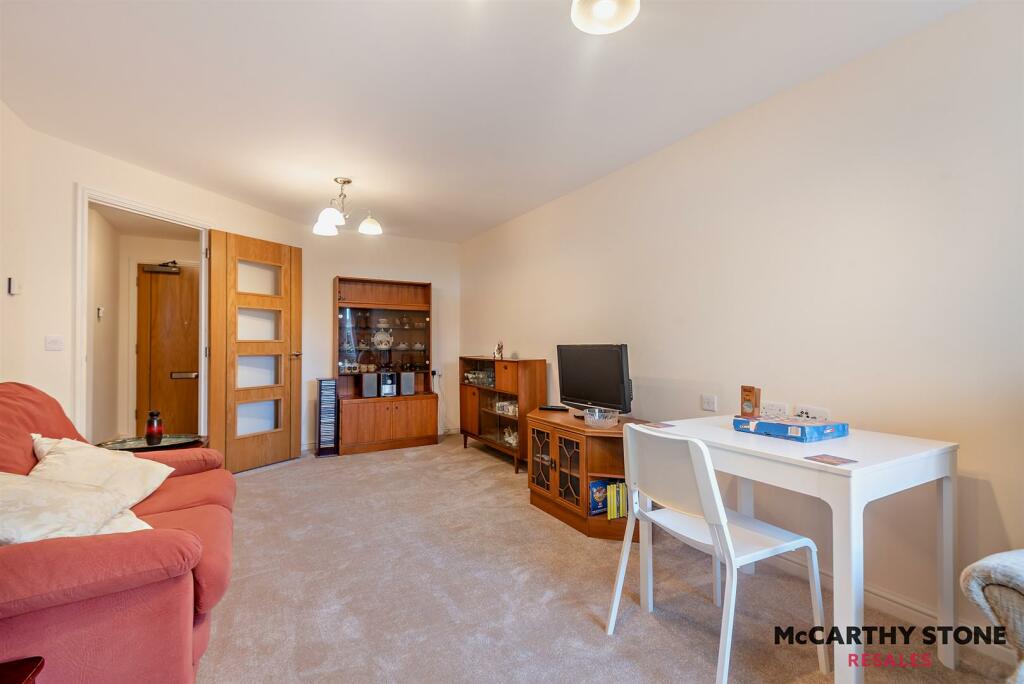 8625695-interior04-800.jpg