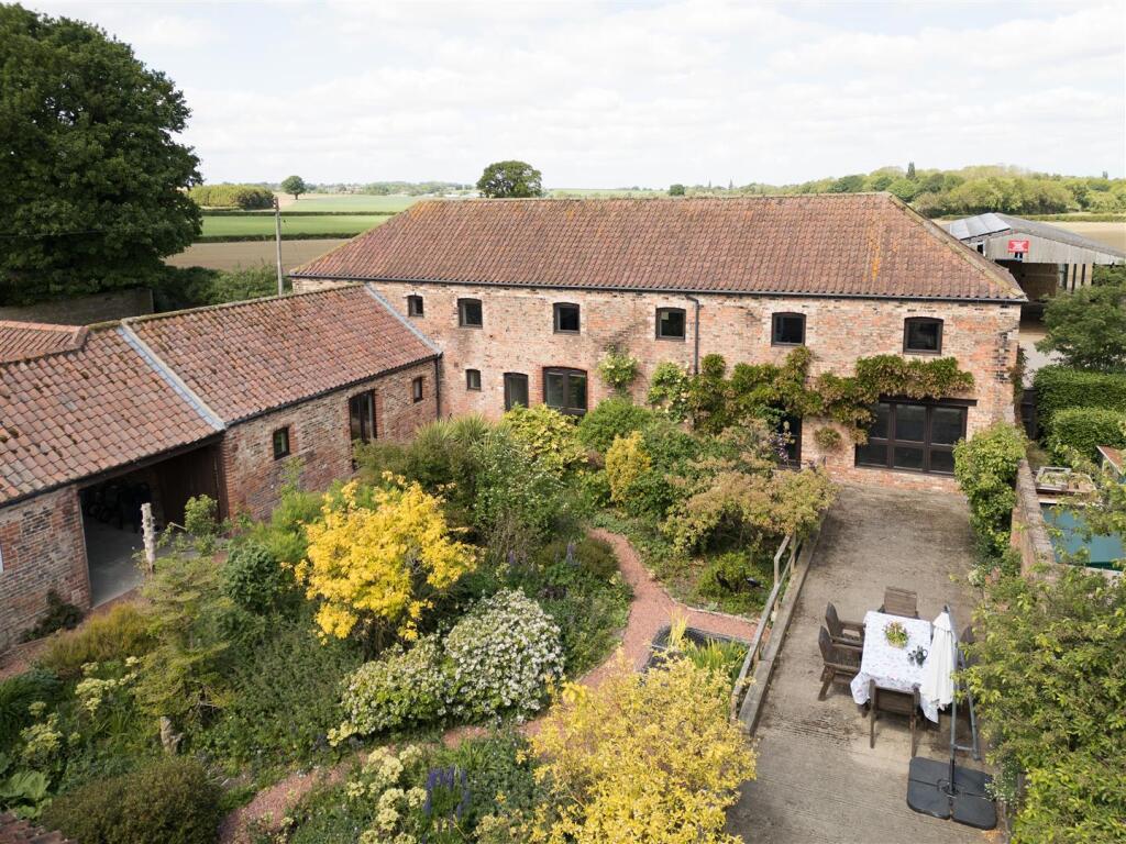 Courtyard &amp; offices