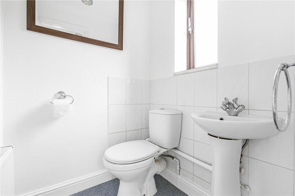 Ds Cloakroom