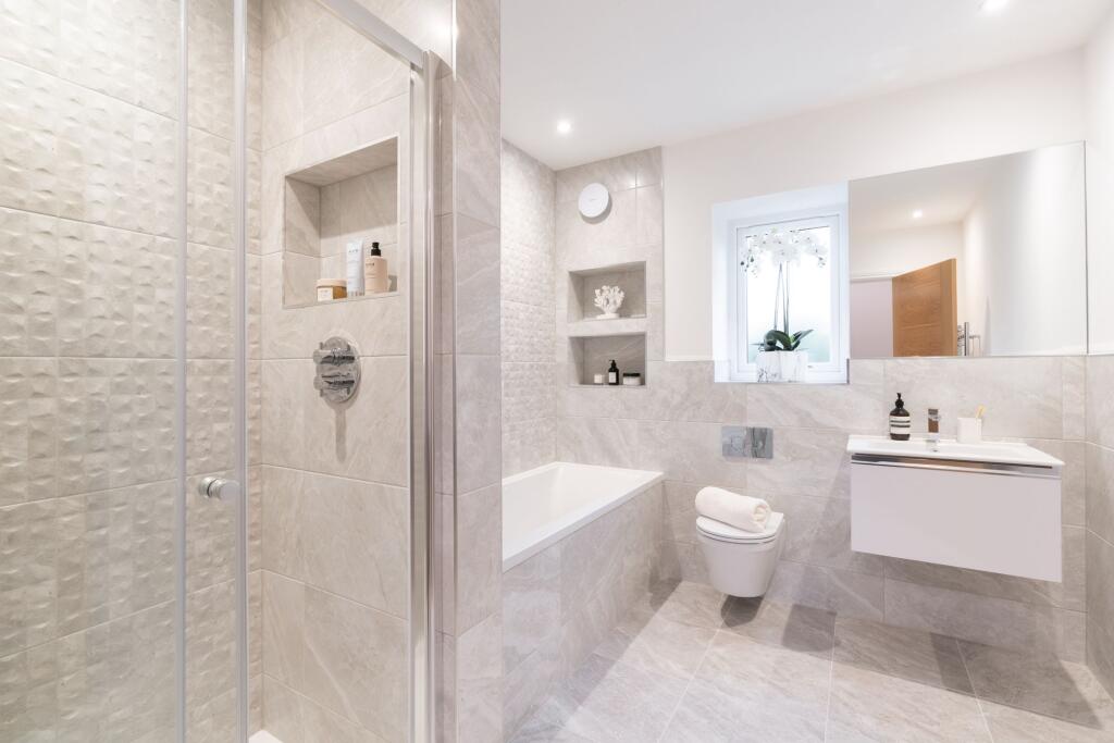 The Redburn | Showroom Family Bathroom