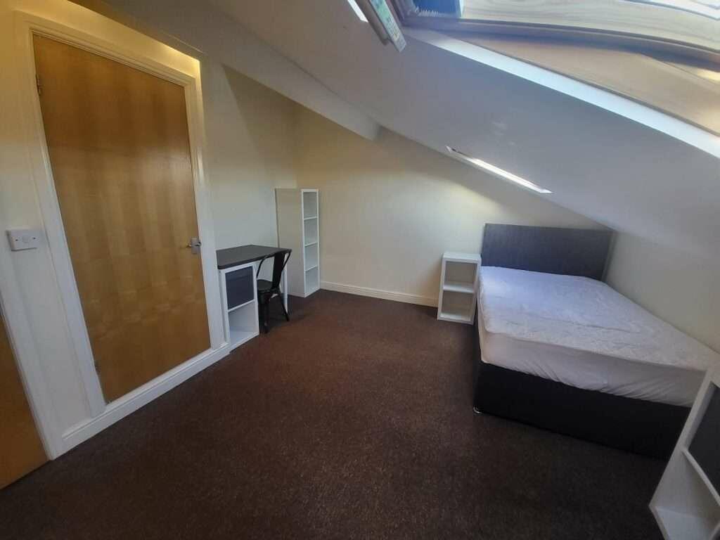 Flat_2_498_Glossop_Road