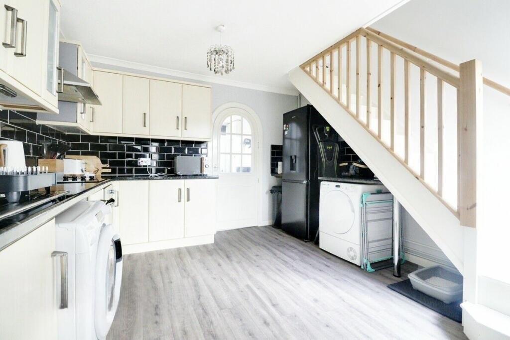 f0211975-be20-43b...