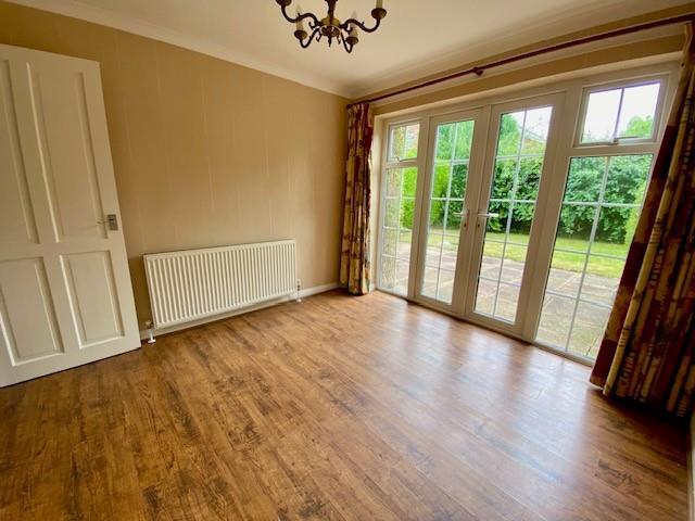 30 Kevins Grove Dining room.jpg