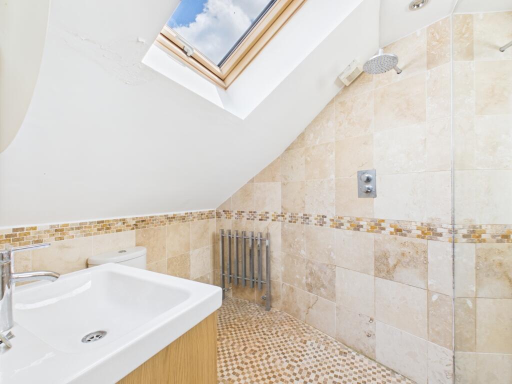 CAM03729G0-PR0084-STILL003