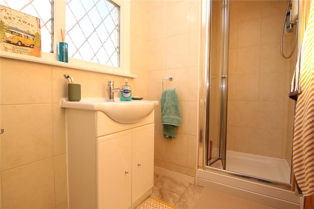 F/F Shower Room
