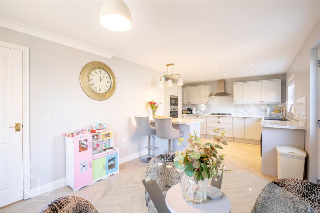 18 Forest School (8).jpg