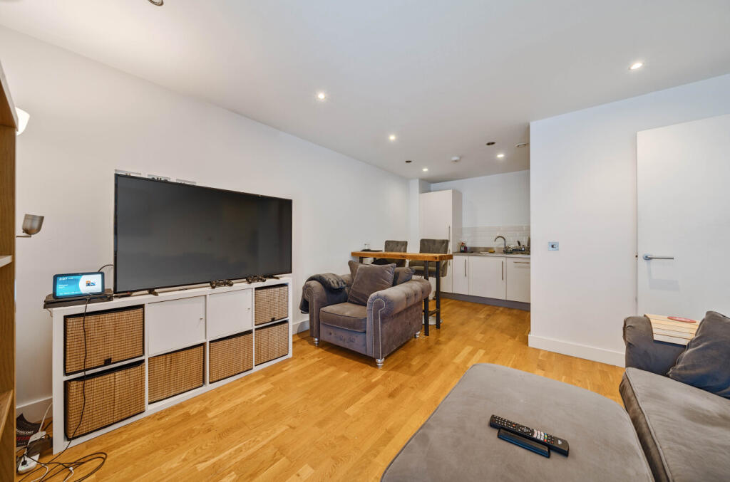 1309479-14-684c2b...