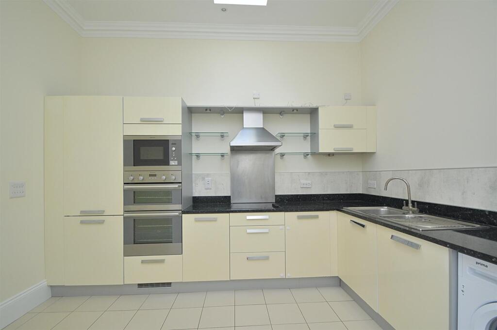 resizedKitchen1.jpg