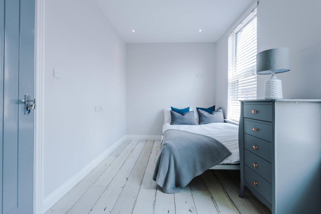 27 Woodcroft Road Bedroom 27