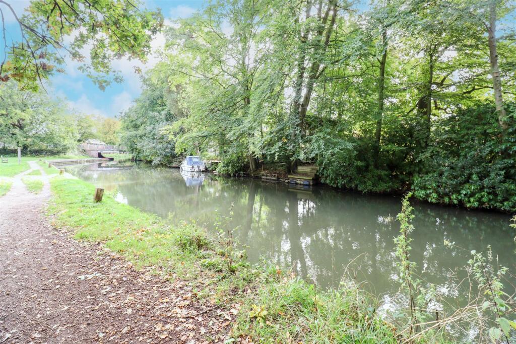 Basingstoke Canal