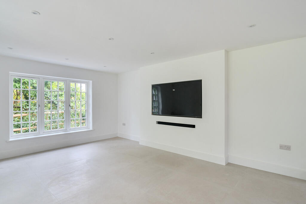 1347754-12-68b6ea...