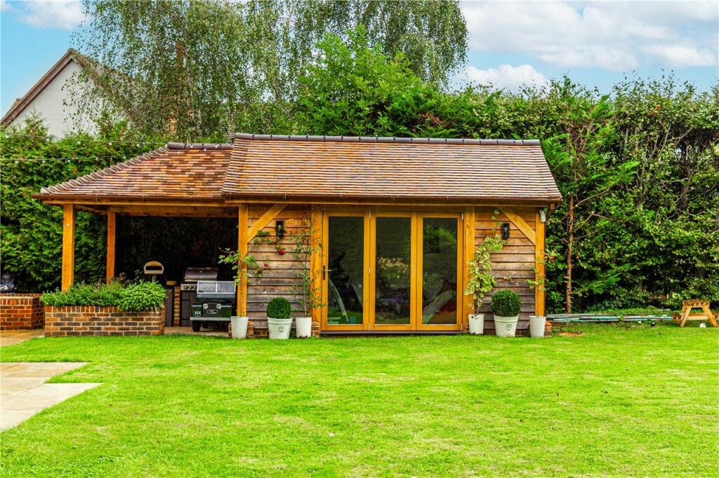 Outbuilding/Gym