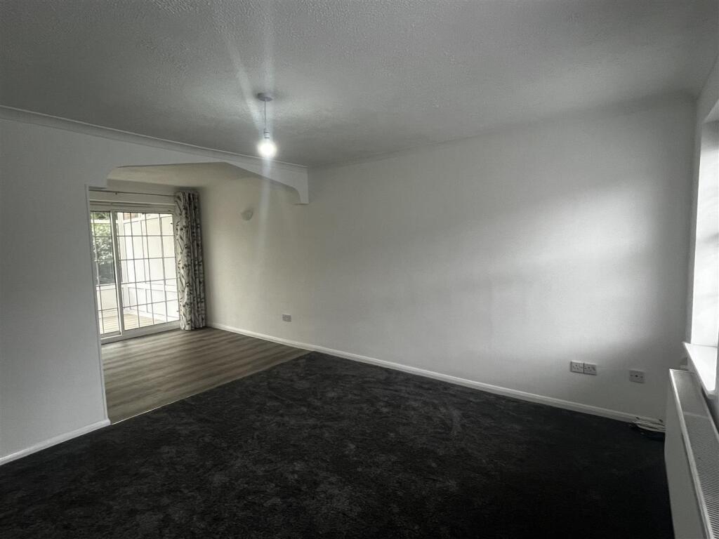 LOUNGE.jpg