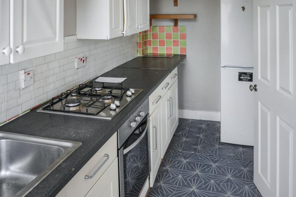 Flat 3, 1 Burgoyne Road, London SE25 6JT