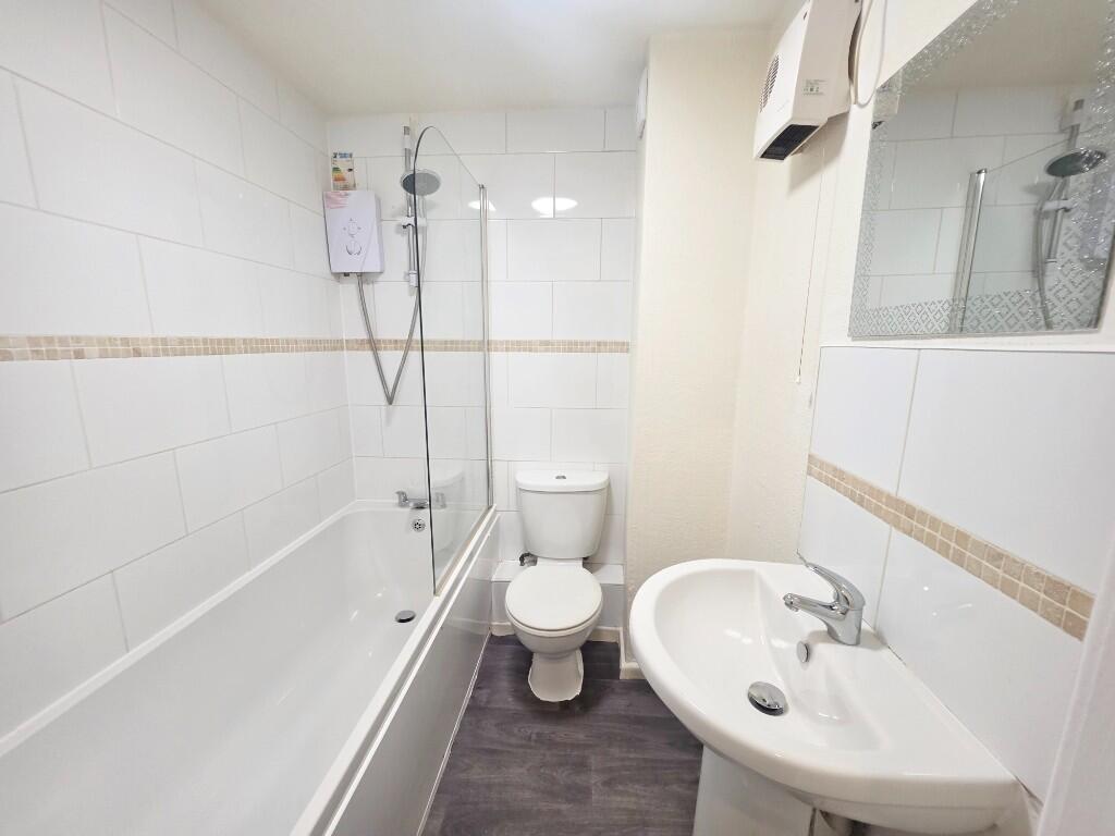 White Suite Bathroom