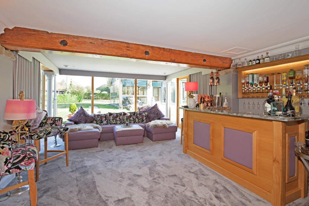 Second Lounge/Cinema Room